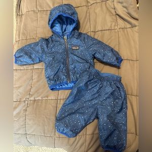 EUC Patagonia puff ball snowsuit